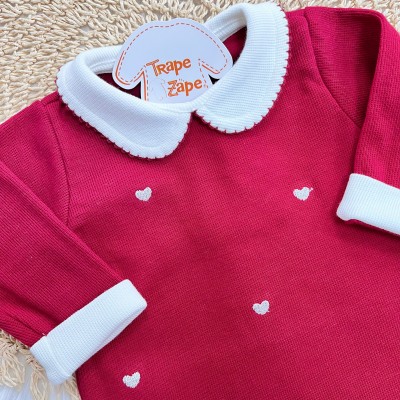 Macacão Tricotil (Tricot 100% Algodão) com Gola e Bordado - Vermelho Corações 